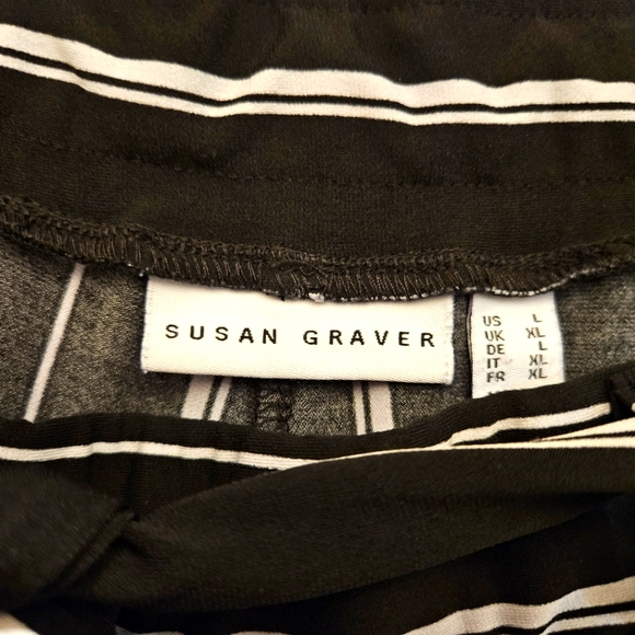 Susan Graver Liquid Knit Black and White Stripe Pant. Large - Picture 2 of 3
